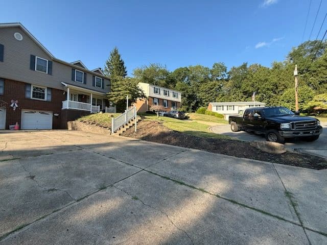 Gallery photos for Beautiful New Retaining Wall Installation: Image #2