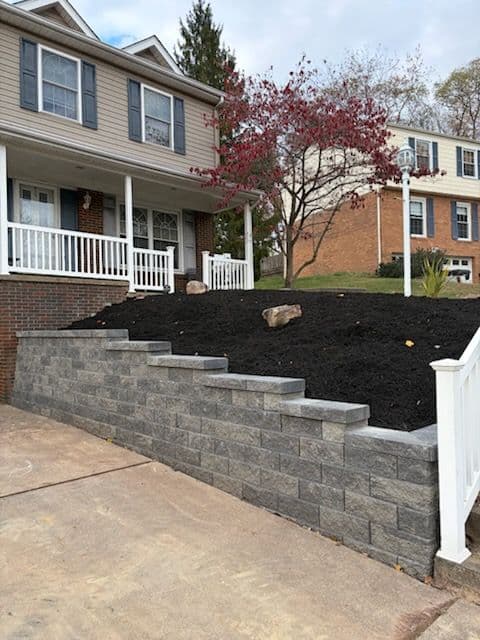 Gallery photos for Beautiful New Retaining Wall Installation: Image #3